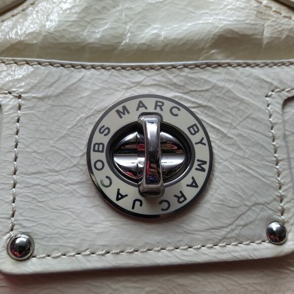 Marc By Marc Jacobs Ivory Patent Leather Pocket Dual Zipper Closure Satchel Bag - Picture 4 of 16
